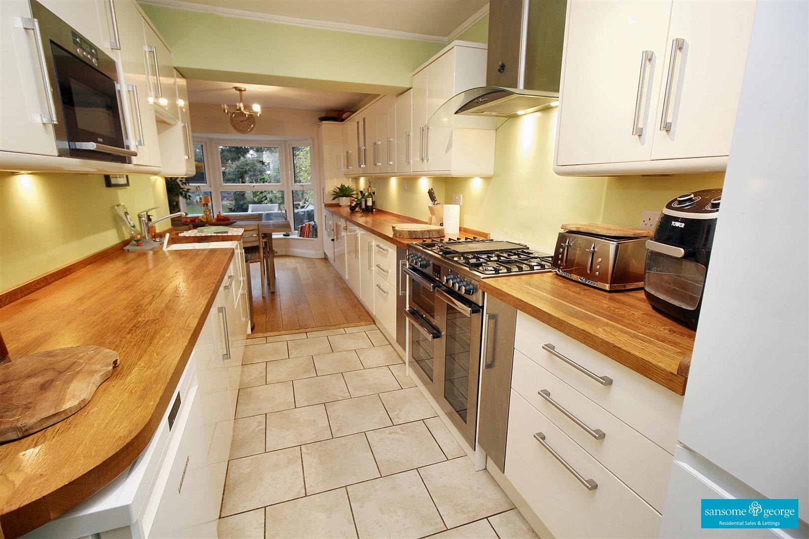 Tilehurst Road, Tilehurst, Reading